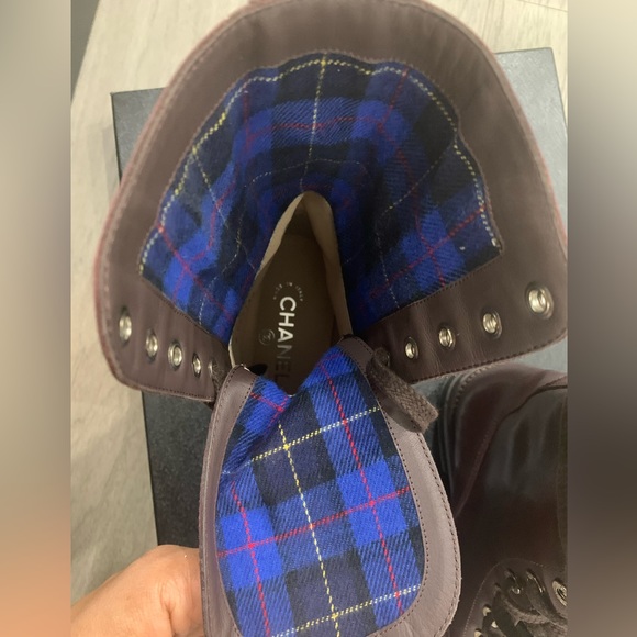 CHANEL lace-up ankle combat boots - Picture 11 of 14